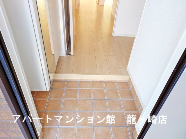 ボヌール・フラグランスＥの玄関