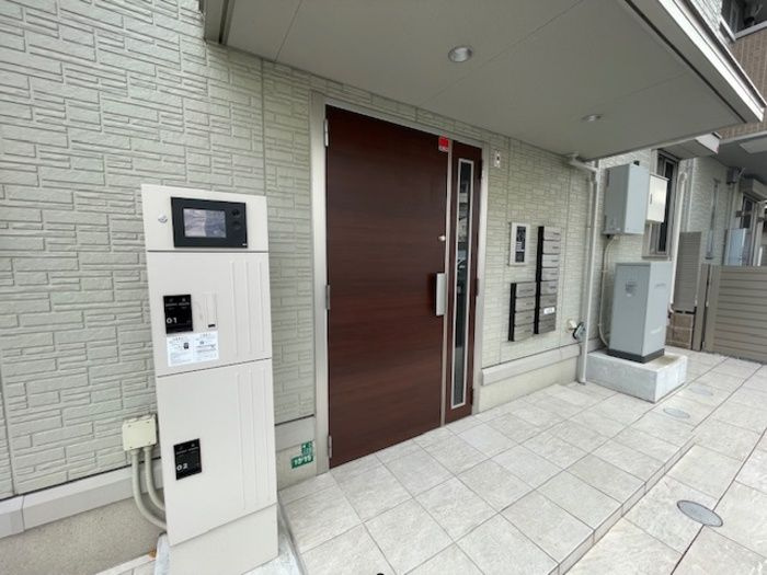 KURASU+の玄関