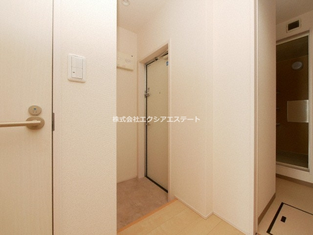 フジパレス西住之江Ⅵ番館の玄関