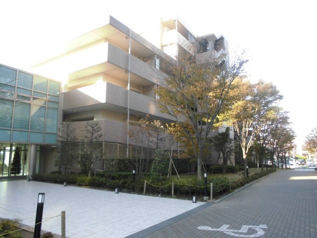 ライオンズタワー大島の外観