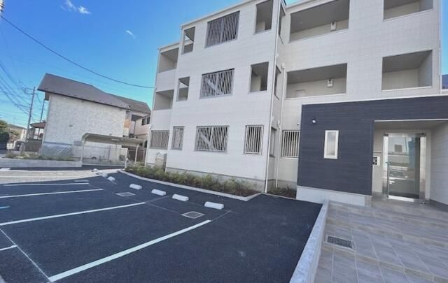 セリーズⅢの駐車場