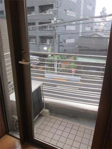 華姿ビルのバルコニー