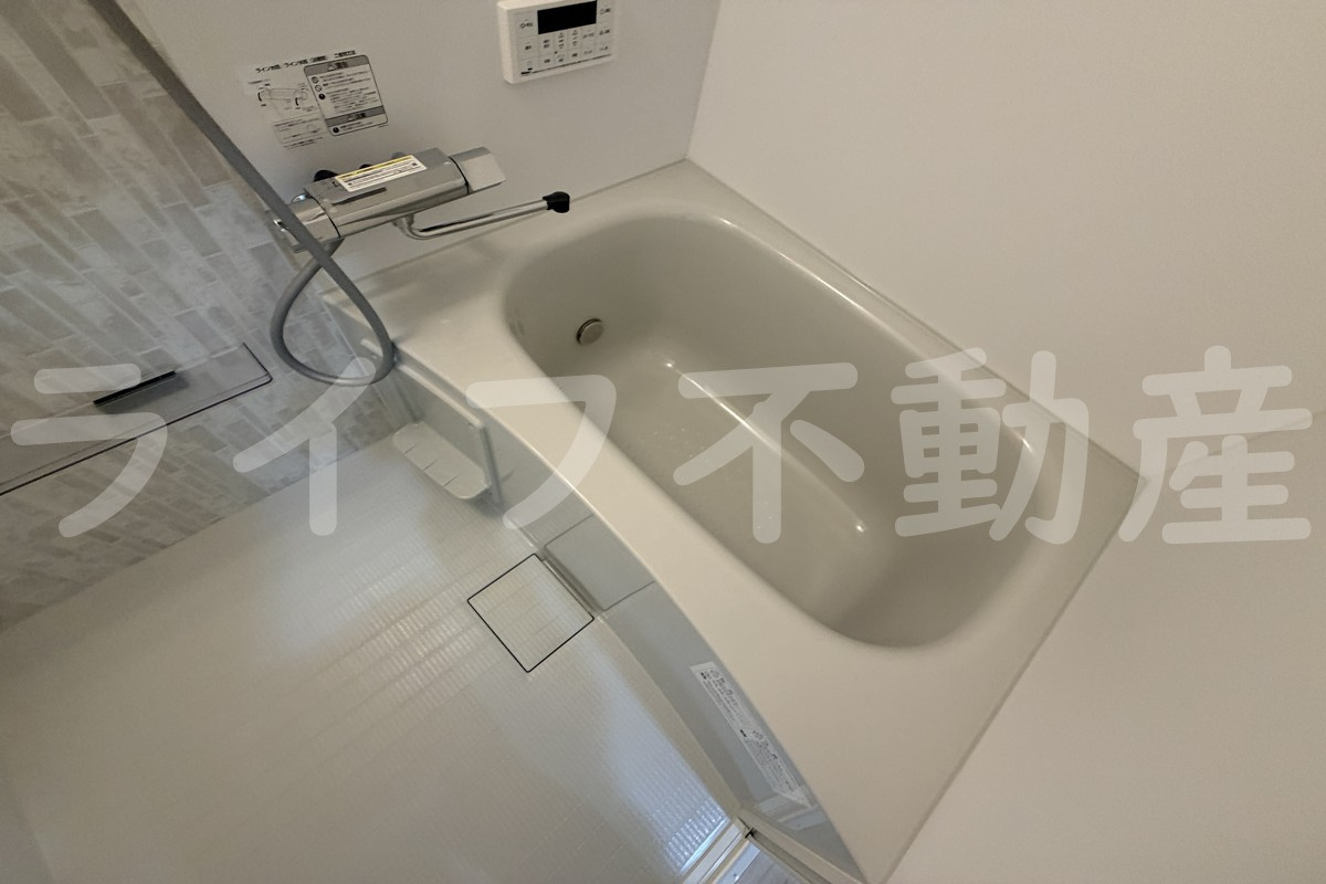 ロイヤルハイツ俊徳道の浴室|お風呂です