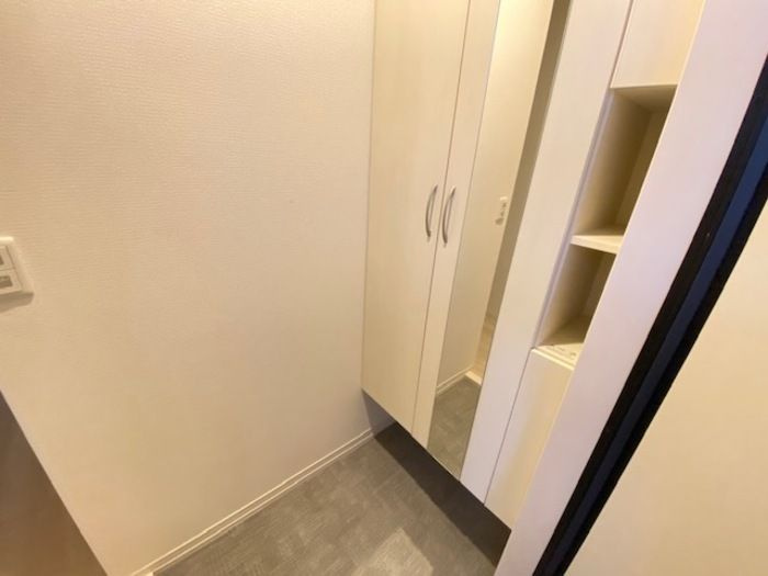 D-room塚口町の玄関