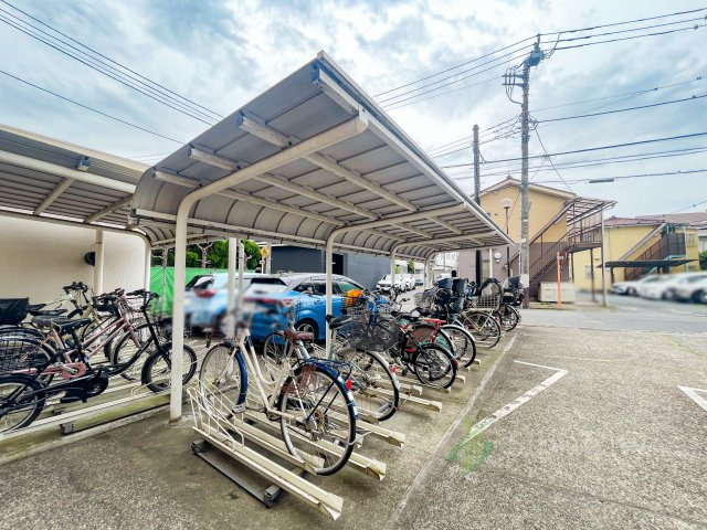 ライオンズマンション上野毛の駐輪場