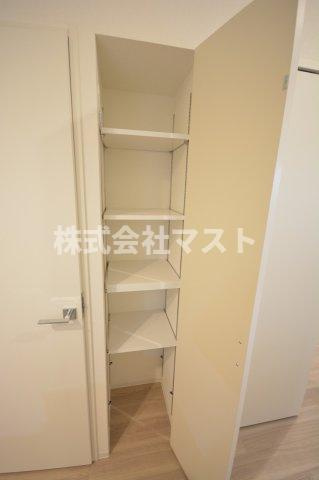 セレニテ難波グランデノールの玄関