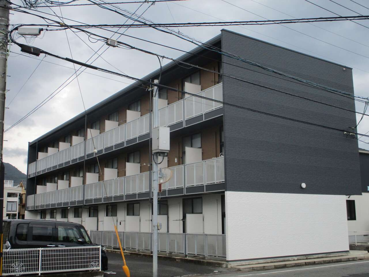 広島市佐伯区三筋３丁目の賃貸マンションの外観|画像1