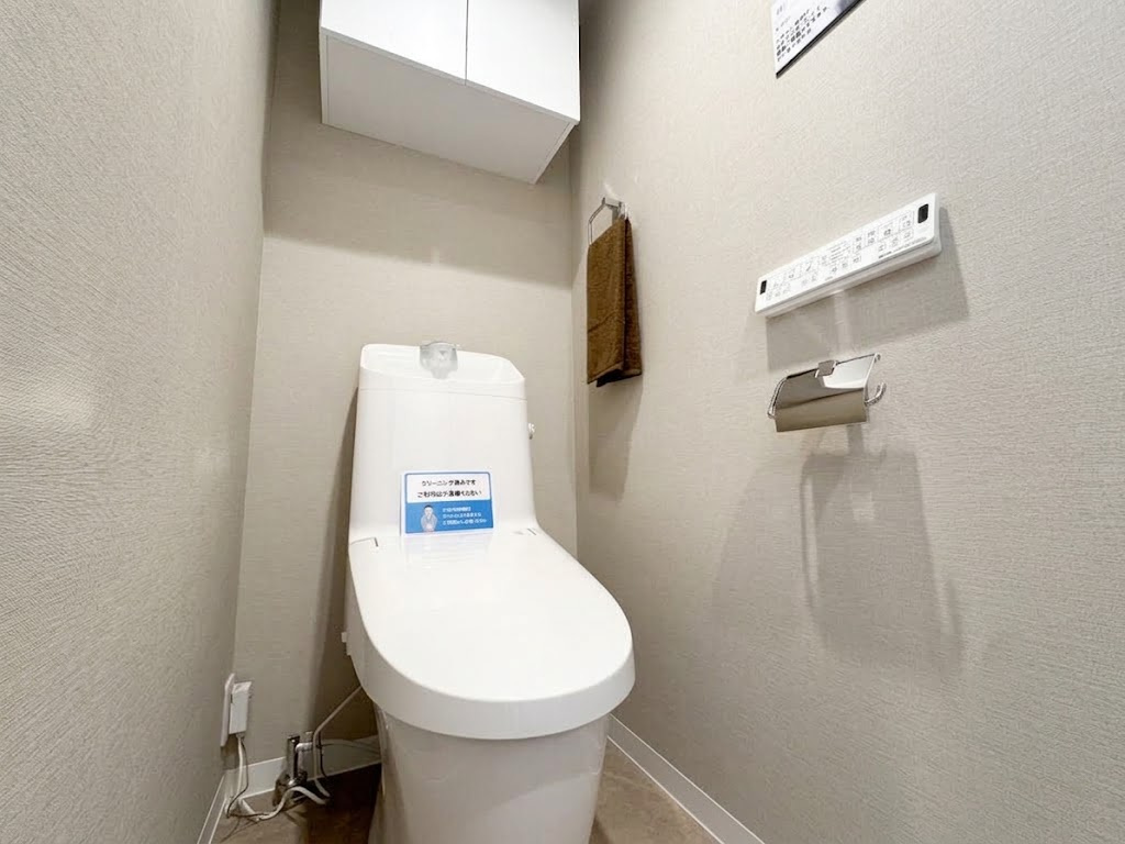 ローヤルシティ船堀松江のトイレ|清潔感のあるすっきりとしたトイレ空間。毎日使う場所だからこそ、心地よさにもこだわりました。