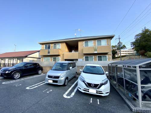ルピナス Cの駐車場