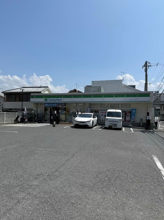 東洋レジデンス ノワールの駐車場|ファミリーマート楠木町三丁目店 ３６６ｍ