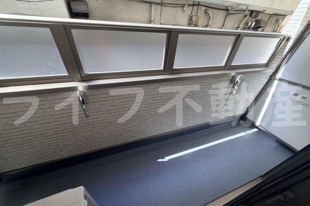 ロイヤルハイツ俊徳道のバルコニー