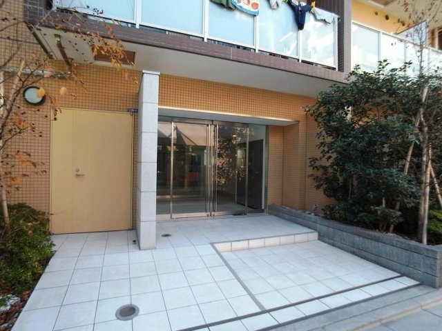 SIN-City町屋のエントランス
