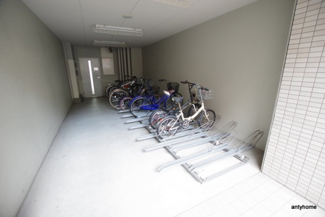 エイペックス新大阪　仲介手数料無料の駐車場