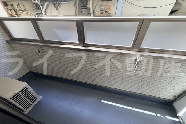 ロイヤルハイツ俊徳道のバルコニー