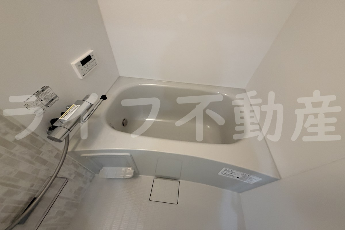 ロイヤルハイツ俊徳道の浴室