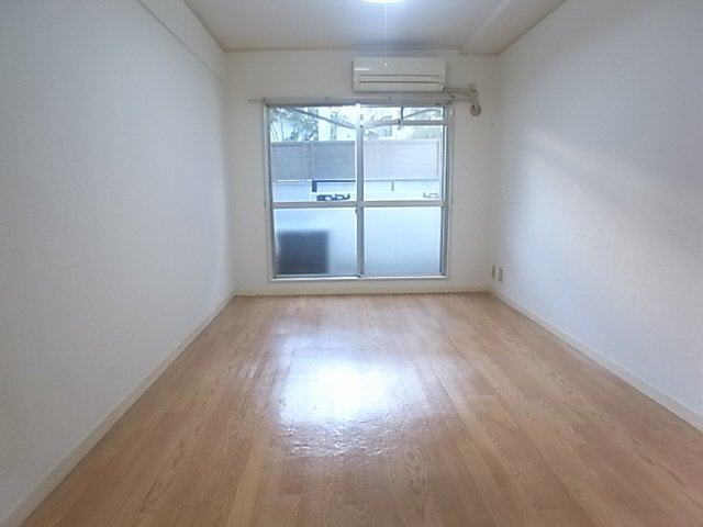 セルダン西芦屋の居間・リビング