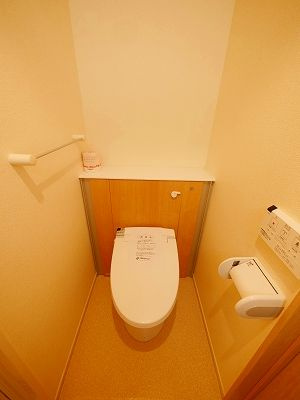 セレーノ用賀のトイレ|落ち着いた色調のトイレです