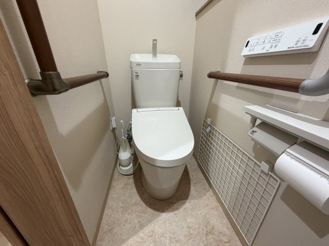 尼崎市立花町２丁目の一戸建てのトイレ