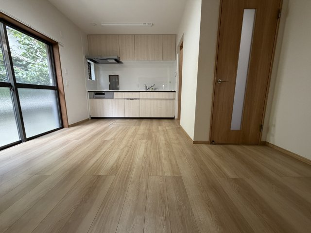 尼崎市立花町２丁目の一戸建ての居間・リビング