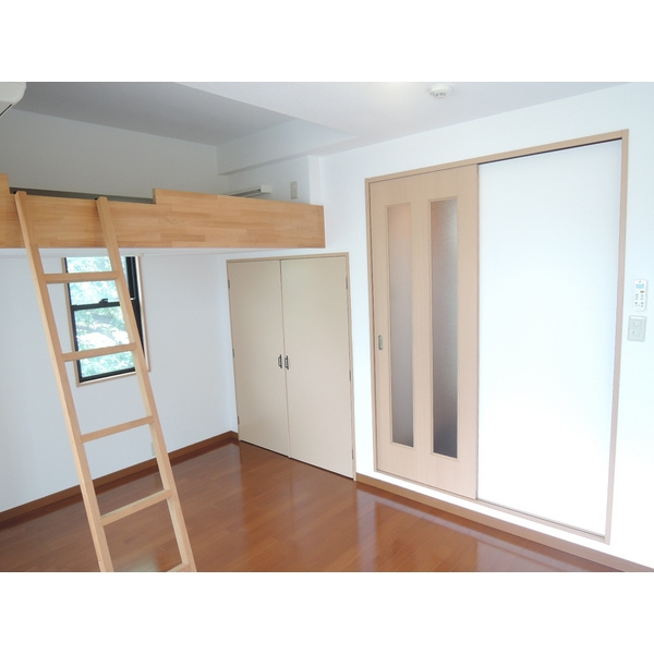 アムール親王塚の内装