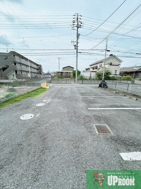 プリミエールタカオの駐車場