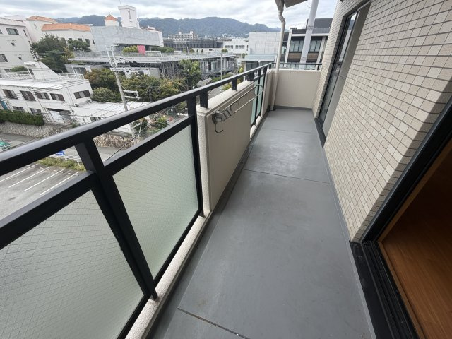 西宮市御茶家所町の賃貸マンションのバルコニー