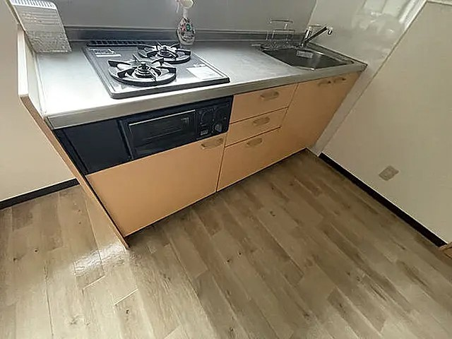 神戸市中央区熊内町９丁目のアパートのキッチン