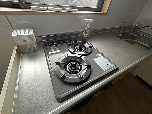 神戸市中央区熊内町９丁目のアパートのキッチン