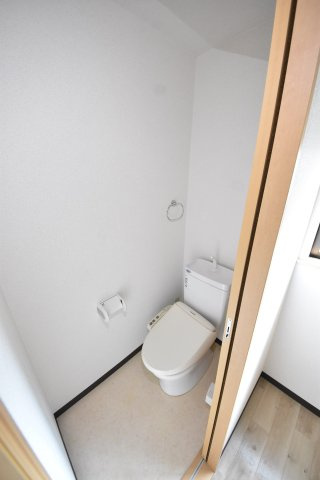 神戸市中央区熊内町９丁目のアパートのトイレ