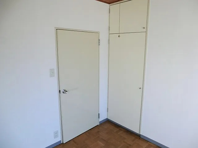 西宮市南昭和町の賃貸マンションの収納