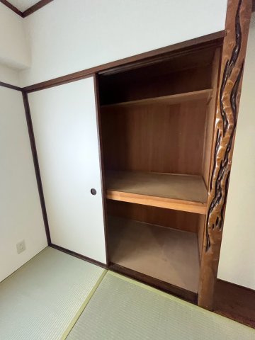 西宮市南昭和町の賃貸マンションの収納