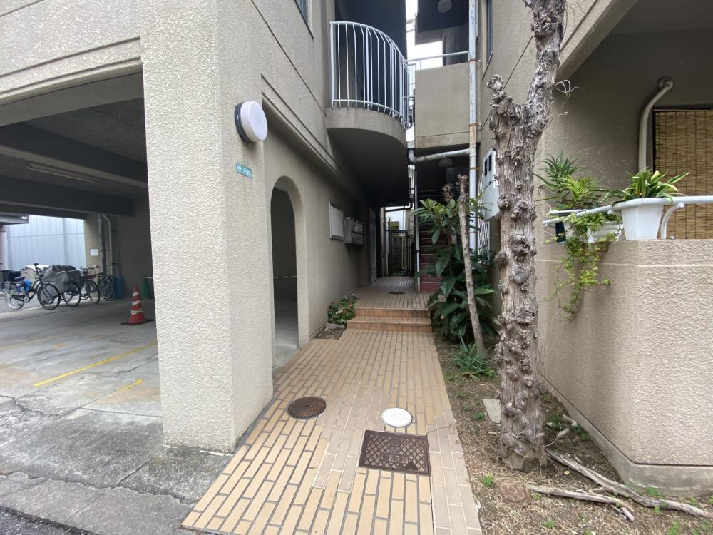 西宮市南昭和町の賃貸マンションのエントランス