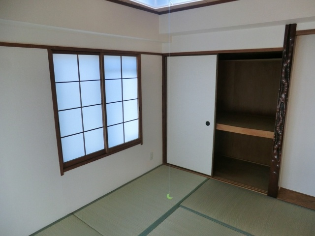 西宮市南昭和町の賃貸マンションの居間・リビング