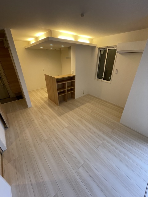 西宮市堤町のアパートの居間・リビング