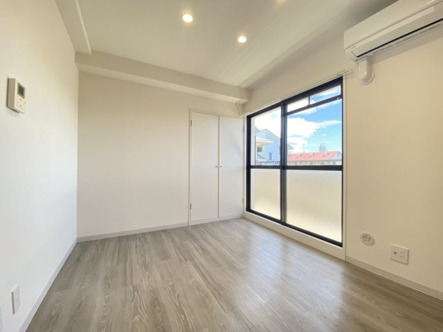 ヴィラ芦屋川の居間・リビング