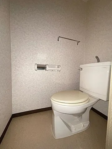 神戸市中央区熊内町４丁目の賃貸マンションのトイレ