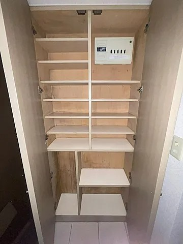 神戸市中央区熊内町４丁目の賃貸マンションの収納