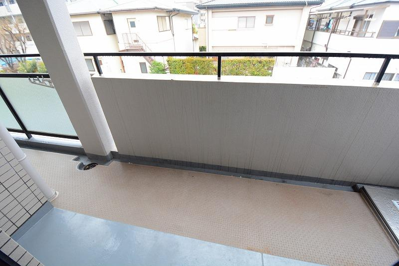 西宮市門戸東町の賃貸マンションのバルコニー