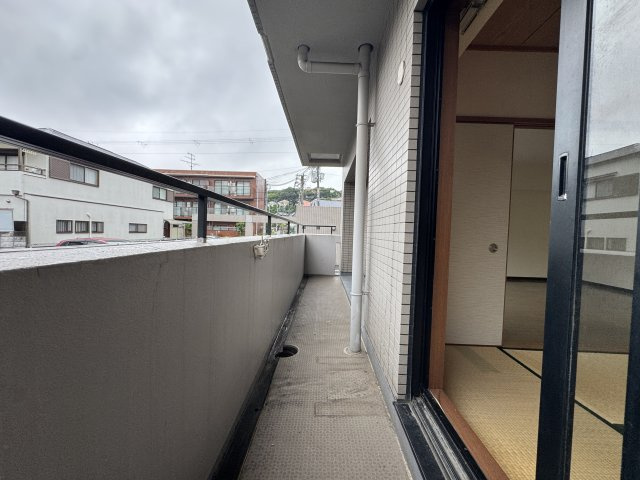 西宮市門戸東町の賃貸マンションのバルコニー