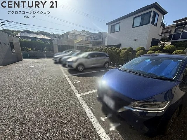 西宮市門戸東町の賃貸マンションの駐車場