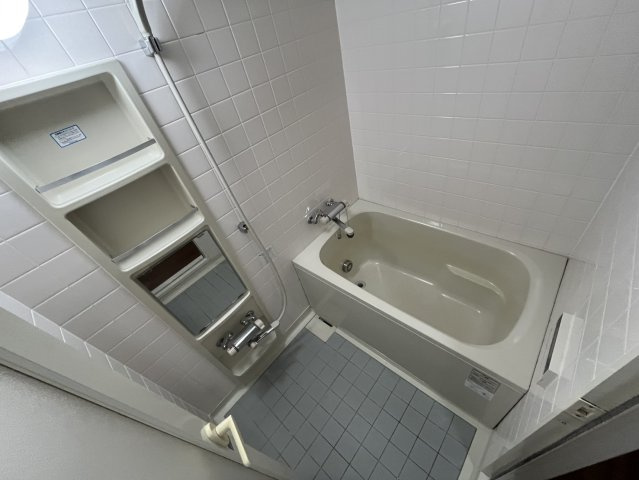 西宮市川東町の賃貸マンションの浴室