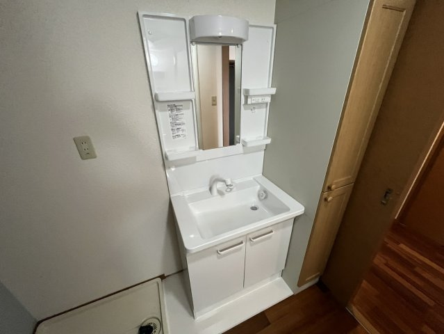 西宮市川東町の賃貸マンションの洗面所