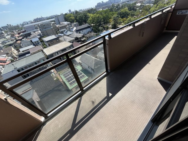 西宮市川東町の賃貸マンションのバルコニー