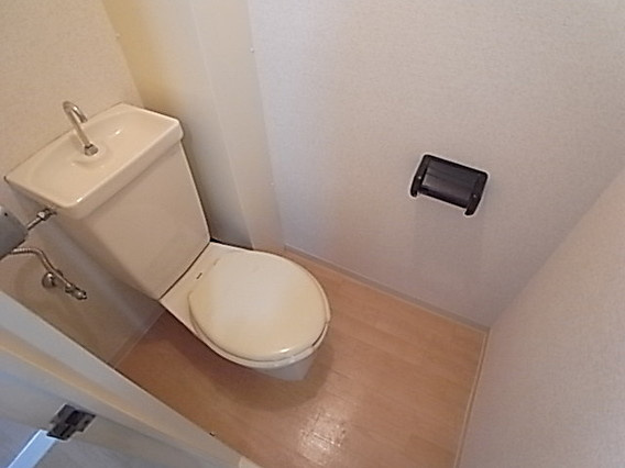 神戸市灘区高羽町２丁目の賃貸マンションのトイレ