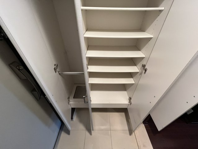 西宮市両度町の賃貸マンションの収納