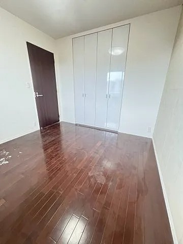 西宮市両度町の賃貸マンションの居間・リビング
