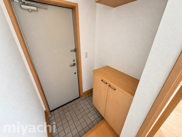 徳島市佐古七番町のテラスの玄関