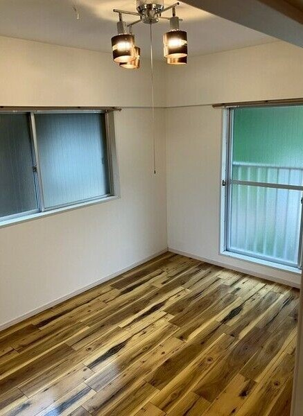 神戸市中央区山本通３丁目の賃貸マンションの居間・リビング