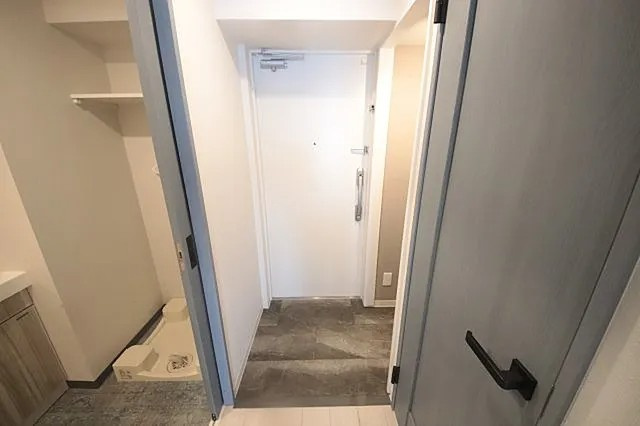 西宮市芦原町の賃貸マンションの玄関