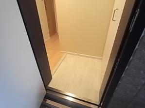神戸市東灘区岡本２丁目の賃貸マンションの玄関